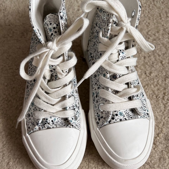 NWOT Primark High Top Sneakers - Picture 1 of 8